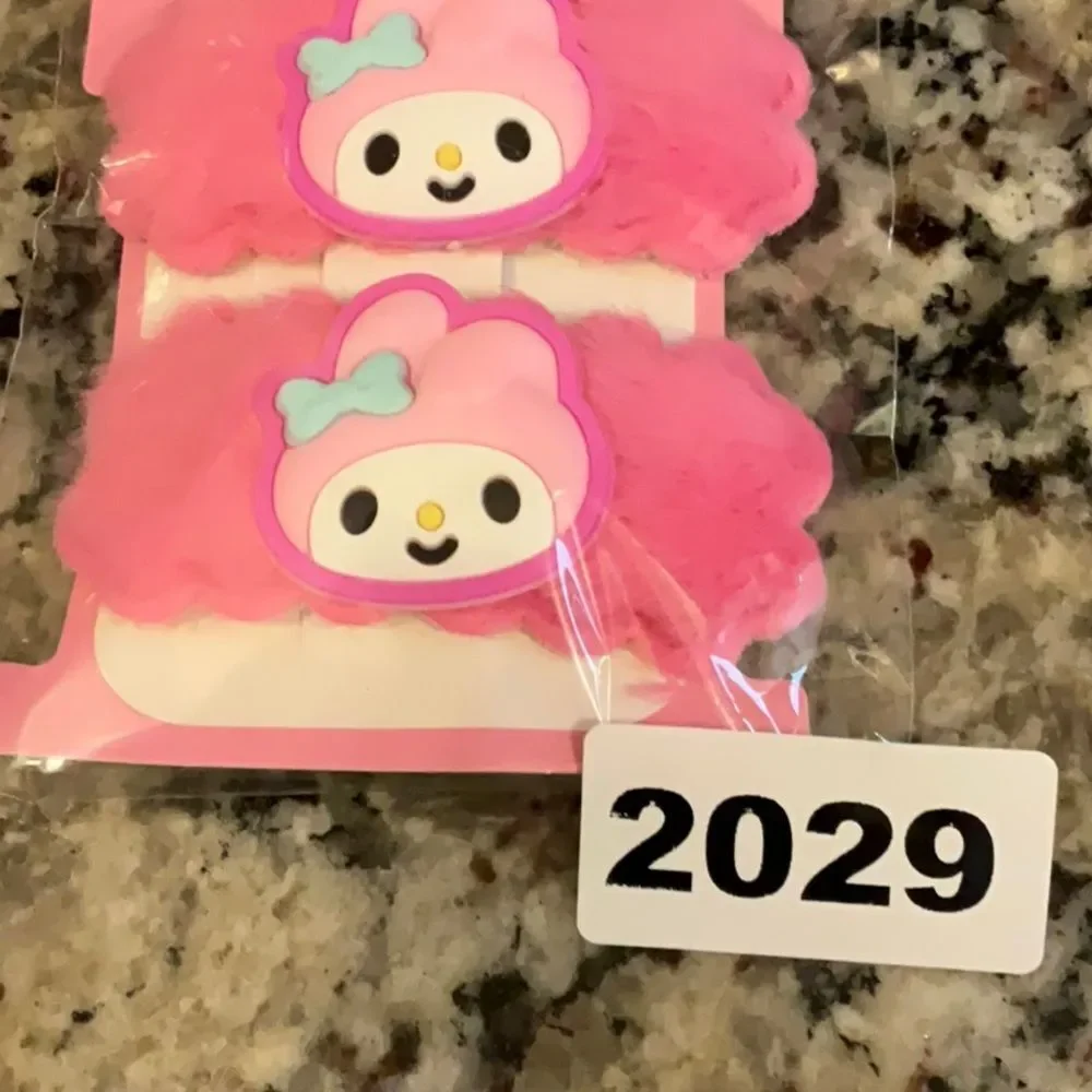 2029 Sanrio Set of 2 Fuzzy Hair Clips